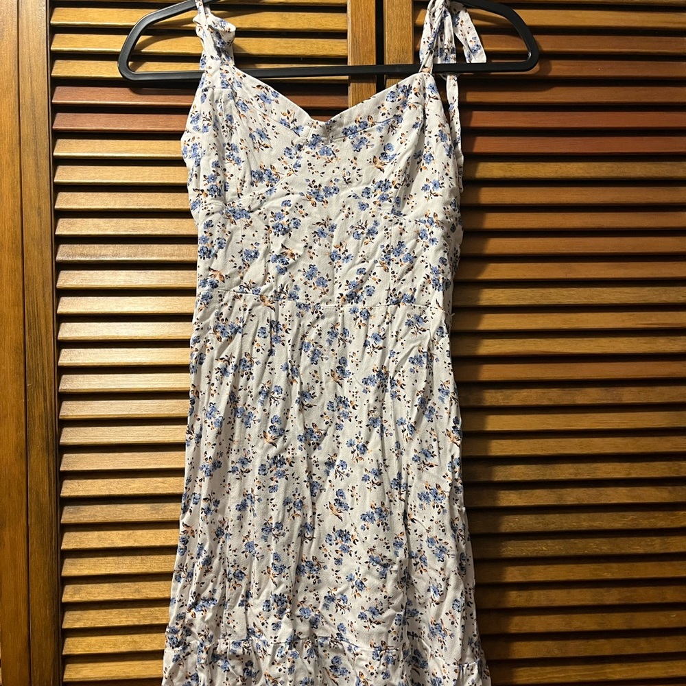 Aeropostale Blue and White Pleated Tie Front Sundress